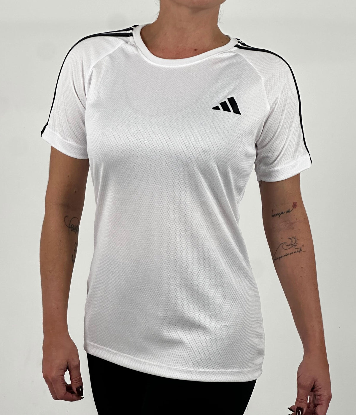 T-shirt Feminina Dry Fit Adidas III Listras Ombro