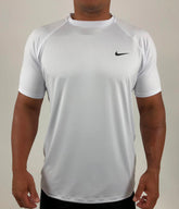 Rashguard Manga Curta Nike UV+